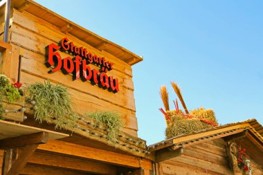 Stuttgart, Almanya - 30 Eylül 2018: bira festivali, fuar alanı