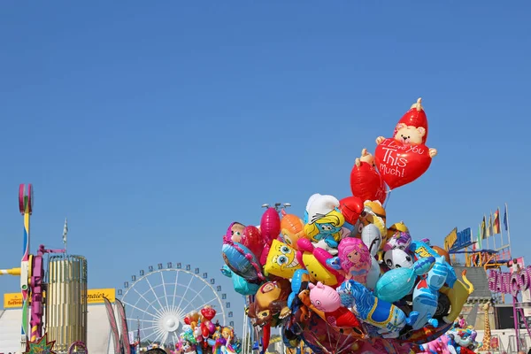 Stuttgart, Allemagne-30 septembre 2018 : festival de la bière, foire — Photo