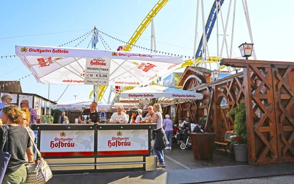 Estugarda, Alemanha-30 de setembro de 2018: festival da cerveja, parque de diversões — Fotografia de Stock