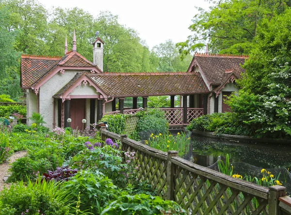 Londres Grande Bretagne Mai 2016 Lac Avec Une Fontaine Dans — Photo