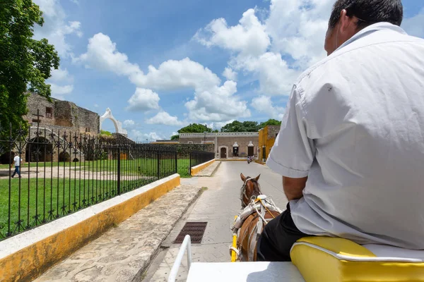 Vista Desde Carro Tirado Por Caballo Izamal Yucatán Primer Pueblo —  Fotos de Stock