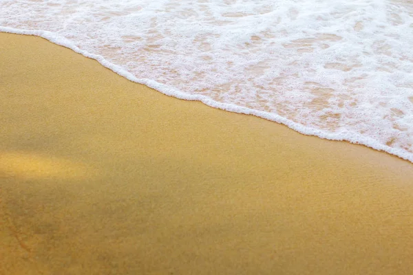 Волны Песчаном Пляже Моря — стоковое фото