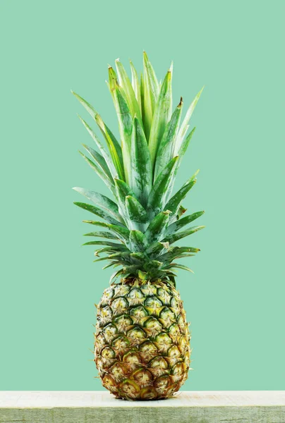 Pineapple Wood Green Background — Stock Photo, Image