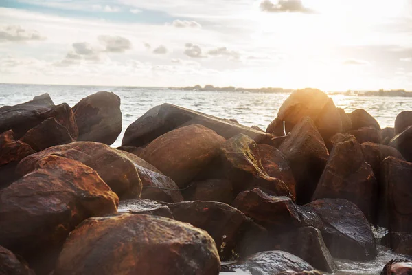 Pedras Praia Com Bonito Pôr Sol — Fotografia de Stock