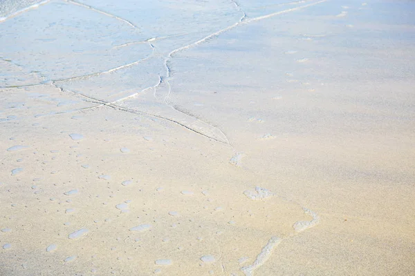 Волны Песчаном Пляже Текстурой Фоне Солнечного Света — стоковое фото