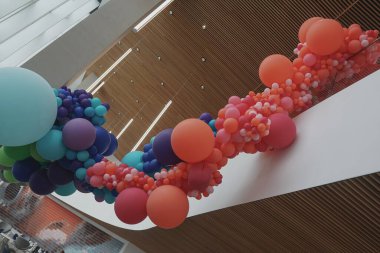 Kanada 'daki Calgary Halk Kütüphanesinde Balon Sanatı