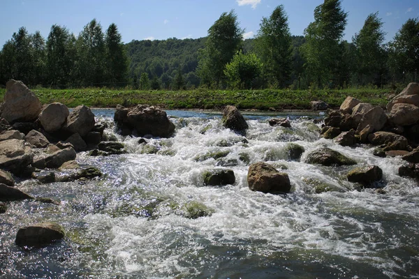 Big stones in litlle waterfall at sunny day — Stock Image Big stones in litlle waterfall at sunny day Stock Picture