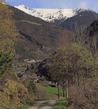 kırsal bahar dağ manzara nda Andorra