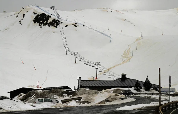カサはフランスとの国境に横たわるスキー リゾートです — ストック写真