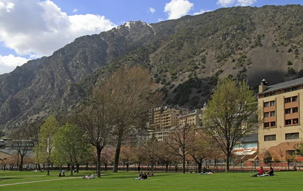 Andorra Vella Andorra April 2018 Mensen Stad Park Van Andorra — Stockfoto