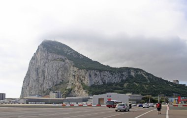 Cebelitarık, İngiliz toprağı taştan görünümüne Cebelitarık, Büyük Britanya - 6 Mayıs 2015: