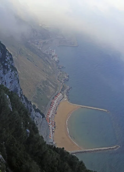 ジブラルタルの岩山の頂上からの眺め — ストック写真