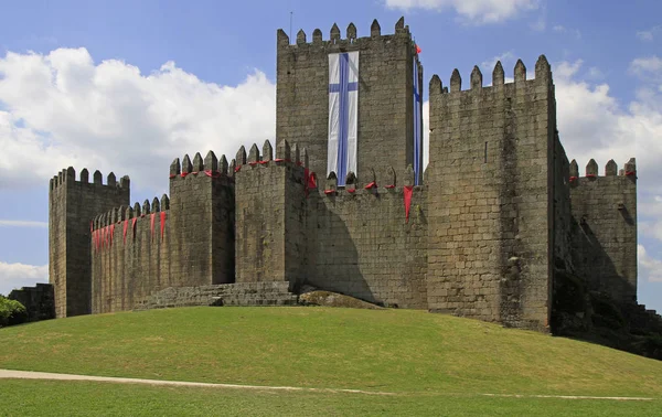 Замок Гимараеш Окружающий Парк Севере Португалии — стоковое фото