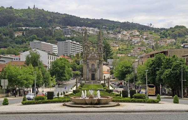 Guimaraes Portugal Mei 2018 Uitzicht Kerk Een Groot Plein Voor — Stockfoto