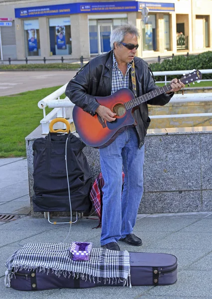 Gijon Spanien Maj 2018 Gatan Gitarrist Utomhus Gijon Spanien — Stockfoto