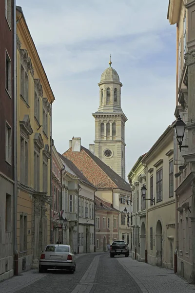 Straat Met Uitzicht Evangelische Kerk Stad Sopron Hongarije — Stockfoto