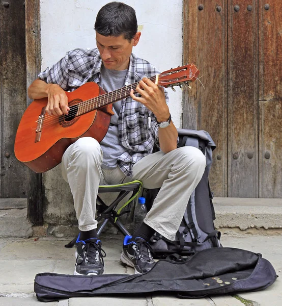 Veliko Tarnovo Bulgaria July 2018 Busker Playing Guitar Outdoors Veliko — Stock Photo, Image