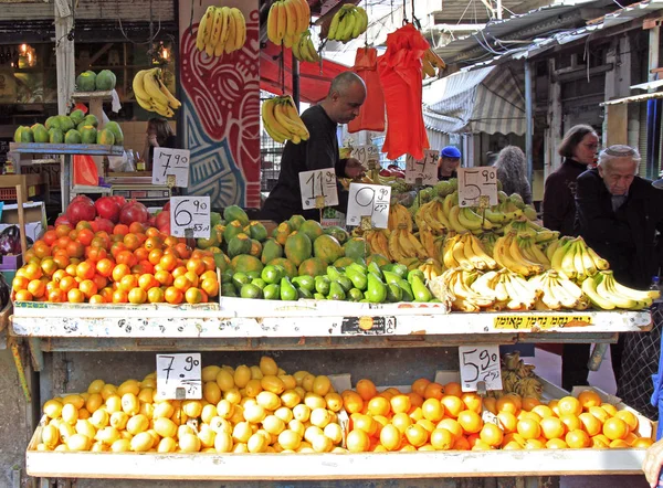 Tel Aviv Israel Noviembre 2017 Hombre Vende Frutas Aire Libre —  Fotos de Stock