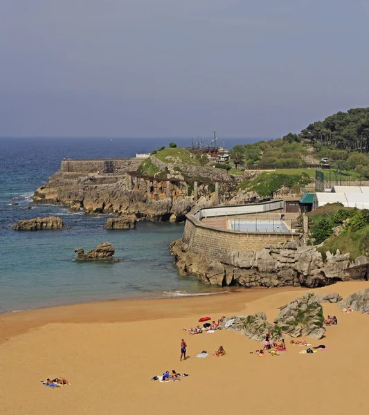 Santander Spanien Mai 2018 Menschen Ruhen Küste Der Spanischen Stadt — Stockfoto