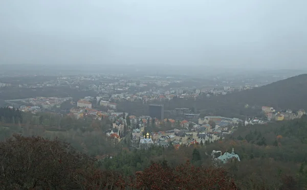 Vista aerea panoramica sulla città Karlovy Vary — Foto Stock