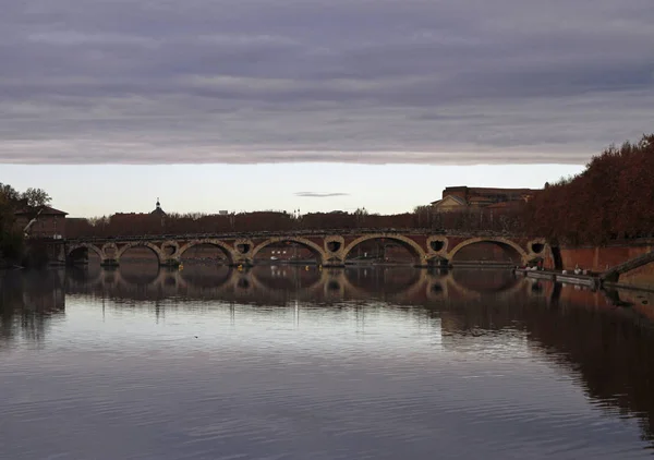 Nábřeží Řeky Garonne Francouzské Město Toulouse — Stock fotografie