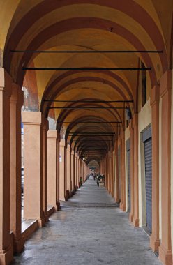 Dünyanın en uzun sundurma Bologna San Luca arcade olduğu