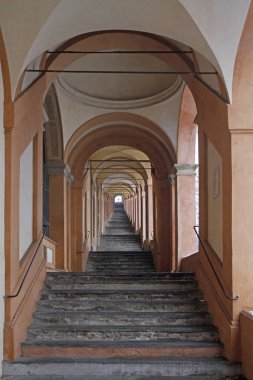 Dünyanın en uzun sundurma Bologna San Luca arcade olduğu