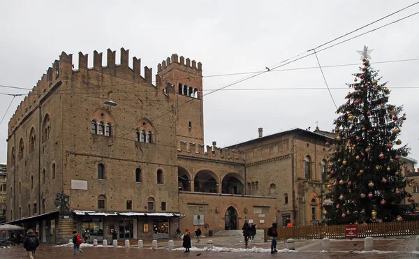 Bologna Italien Dezember 2018 Menschen Gehen Palazzo Del Podesta Bologna — Stockfoto