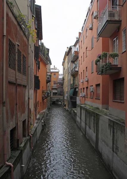 Vista Sobre Canal Água Escondido Centro Histórico Bolonha — Fotografia de Stock