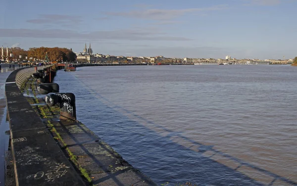 Paisaje Fluvial Del Río Garona Ciudad Francesa Burdeos —  Fotos de Stock