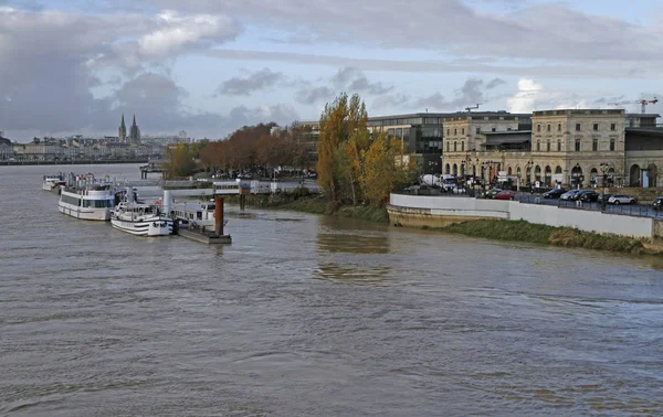 Paisaje Fluvial Del Río Garona Ciudad Francesa Burdeos —  Fotos de Stock