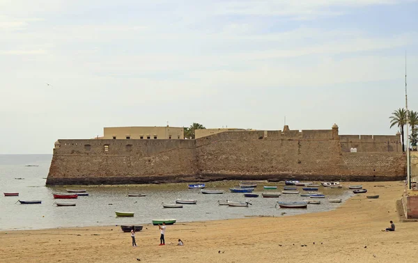 Fortaleza de Santa Catalina en la ciudad española Cádiz —  Fotos de Stock