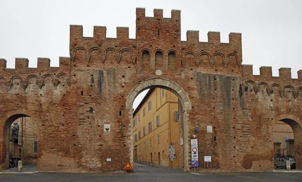 Вид Ворота Порта Tufi Італійському Місті Сієна — стокове фото