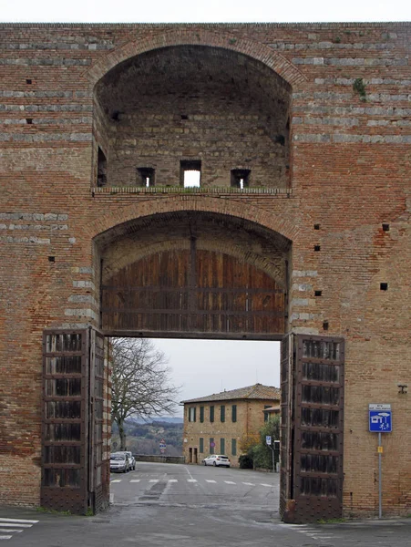 Porta San Marco Görünümü Bir Siena Ortaçağ Surlarının Bulundu Gates — Stok fotoğraf