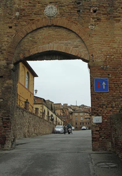 Σιένα Ιταλία Δεκεμβρίου 2018 Fontebranda Gate Είναι Ένα Από Τελευταία — Φωτογραφία Αρχείου