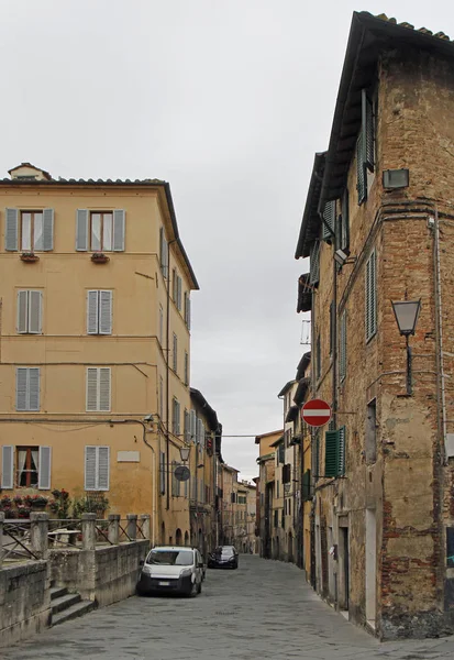 Talyan Şehri Siena Eski Kasabasında Dar Sokak — Stok fotoğraf