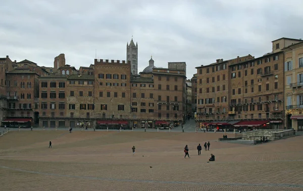 Siena Itália Dezembro 2018 Pessoas Estão Caminhando Piazza Del Campo — Fotografia de Stock