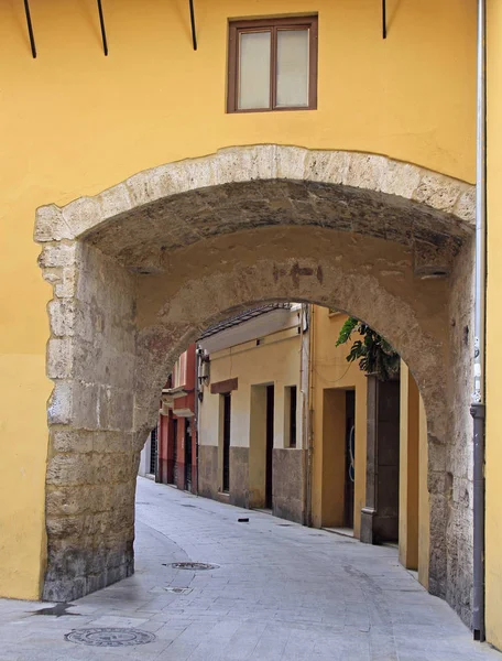 Арочный Проход Старом Городе Испанского Города Валенсия — стоковое фото