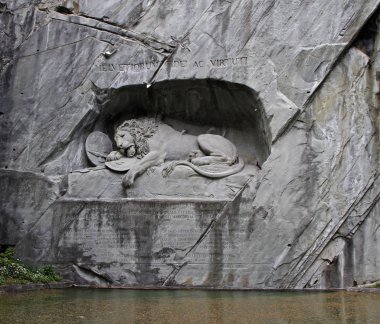 İsviçre Luzern Dying Lion anıtı