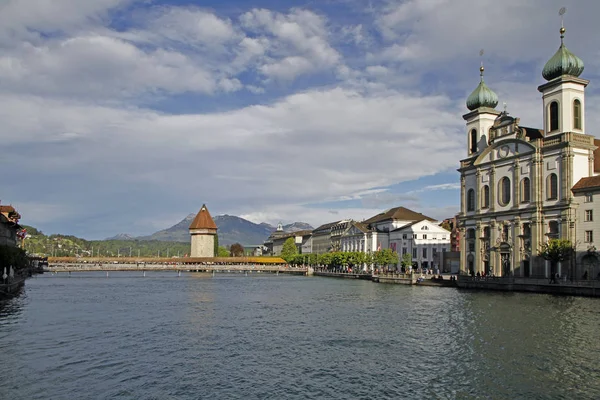 Vista del río Reuss en Luzern —  Fotos de Stock