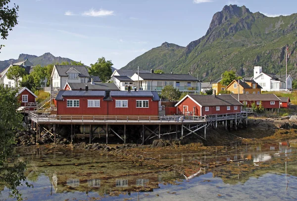 Panoramisch uitzicht op de kust bij Svolvaer — Stockfoto