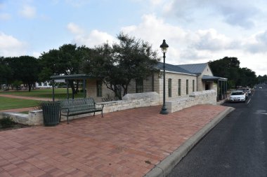 Şehir merkezindeki bir Amerikan tarihi binasında.