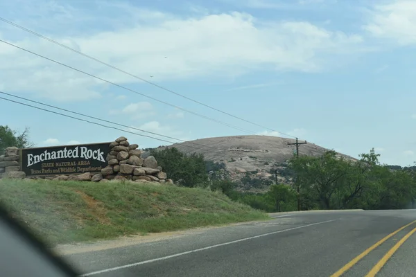 Büyülü Kaya 'nın Girişi