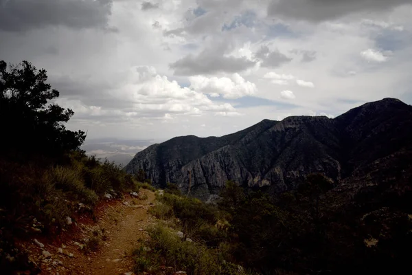 Sahne, Tejas Trail, Guadalupe Ulusal Parkı, Teksas 'ta çekildi.