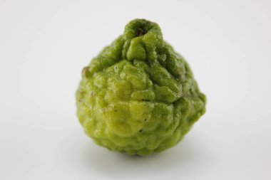 Beyaz arkaplanda Bergamot