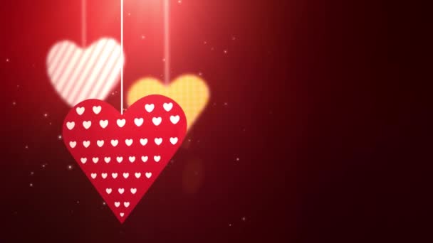 Papel valentine corazones cayendo colgando en la cadena de fondo rojo — Vídeo de stock