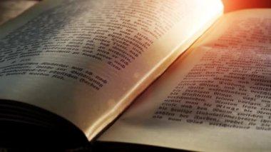 eski kitap animasyon kadar kapatın