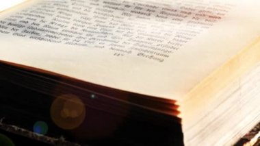 eski kitap animasyon kadar kapatın