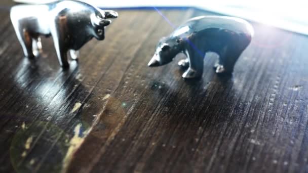 Bull och bear marknaden koncept Dollar närbild med animering — Stockvideo