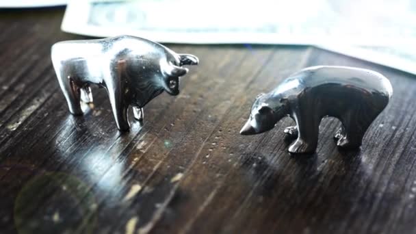 Pojęcie rynku byka i niedźwiedzia Dolar z bliska animacji — Wideo stockowe